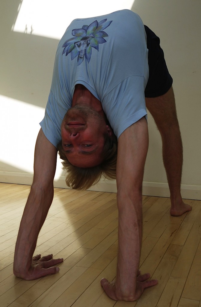 Edgar-601-UrdvhaDhanurasana